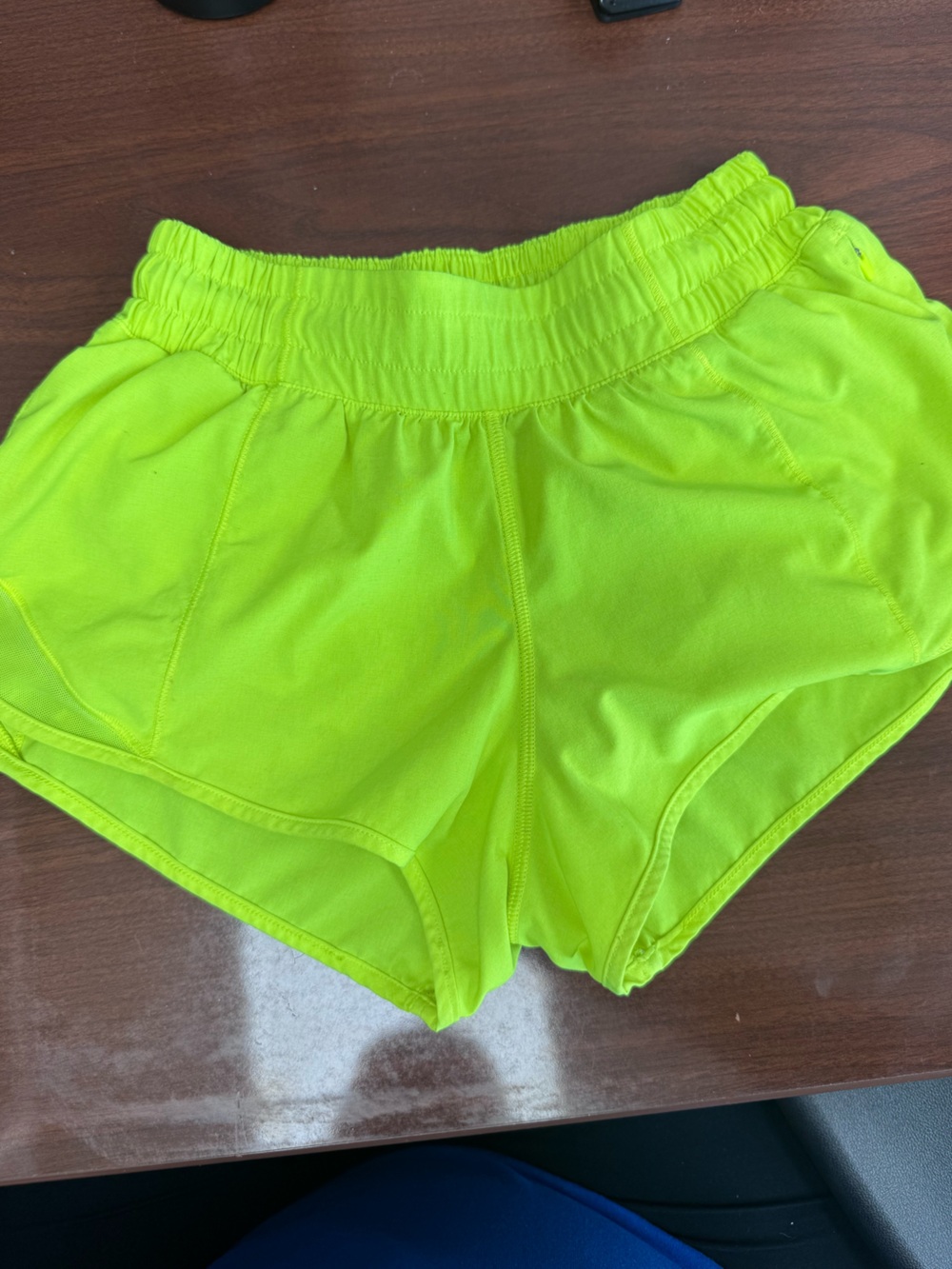 Lululemon hotty hots size 2 - Picture 2 of 5